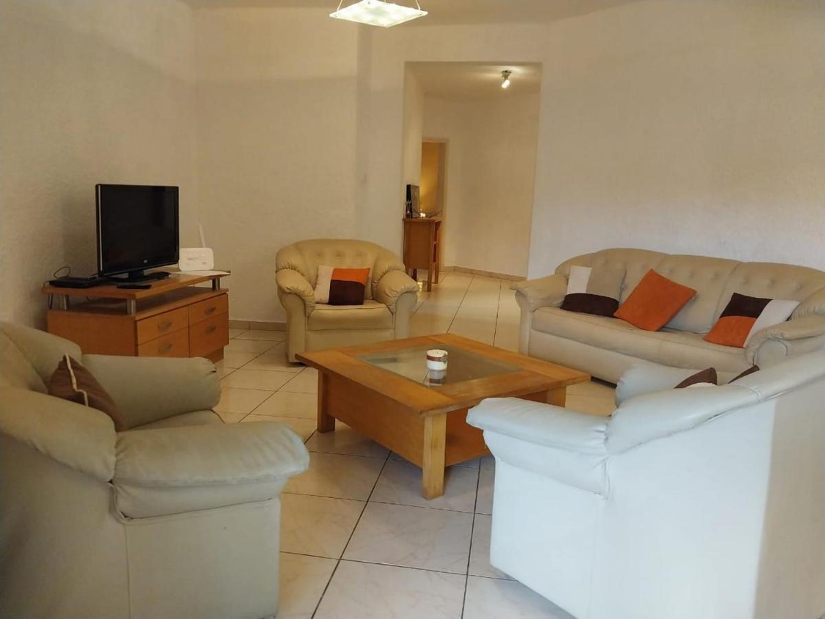 Flic En Flac, Les Orchidees, 3 Bedroom Ground Floor Apartment, エクステリア 写真