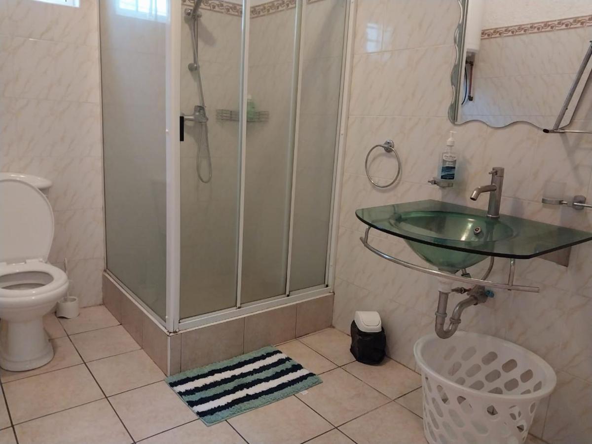 Flic En Flac, Les Orchidees, 3 Bedroom Ground Floor Apartment, エクステリア 写真