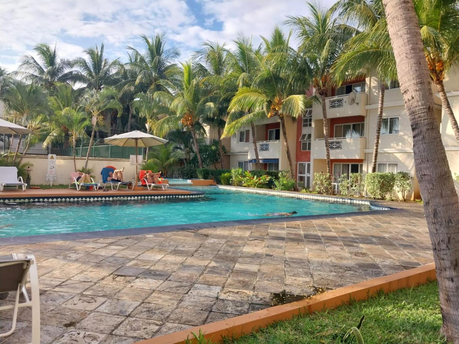 Flic En Flac, Les Orchidees, 3 Bedroom Ground Floor Apartment, エクステリア 写真